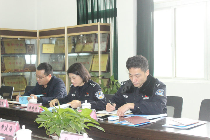 溫州市公安局治安支隊領導蒞臨溫州市保安職業(yè)學校、溫州國泰保安服務有限公司調(diào)研檢查指導工作